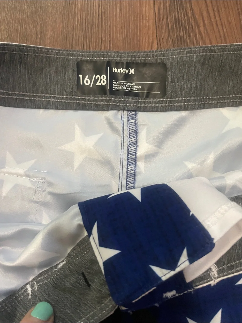 Hurley item stripes